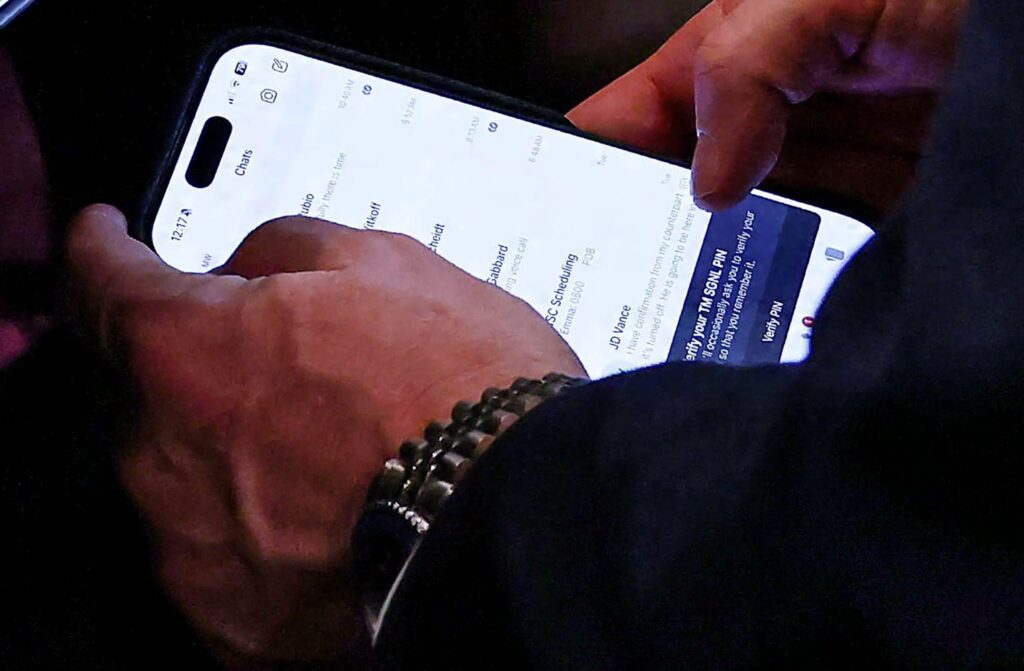 Signal App used by Mike Waltz in Cabinet meeting.
